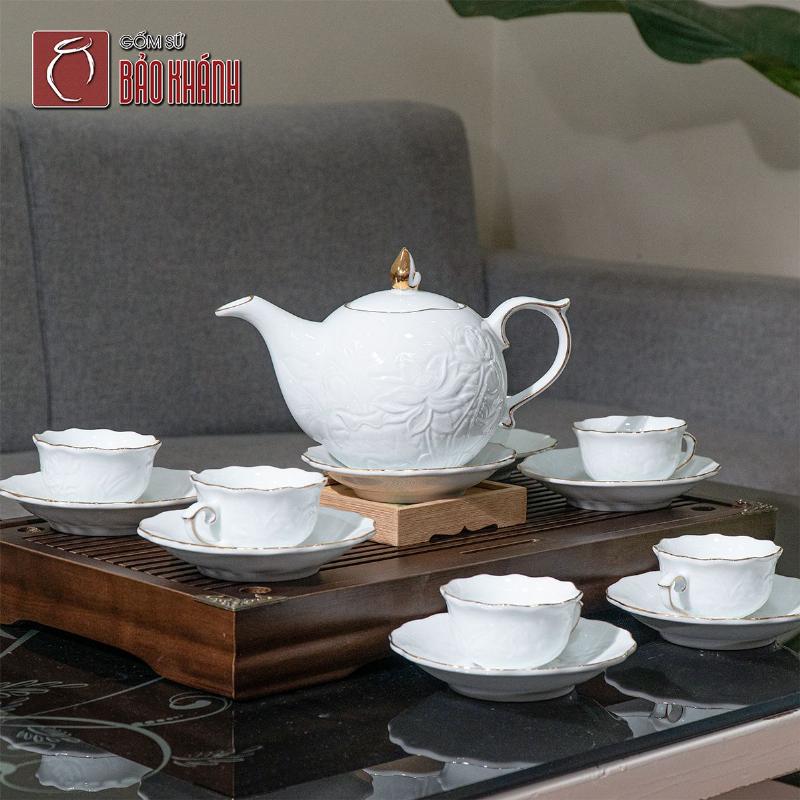 So sánh ý nghĩa của hoa sen trắng với các màu hoa sen khác